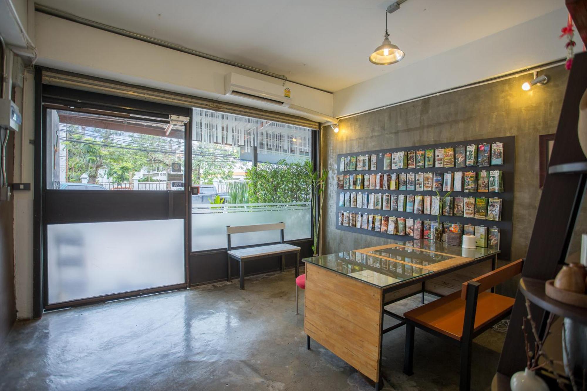 Zz Hostel Chiang Mai Exterior photo