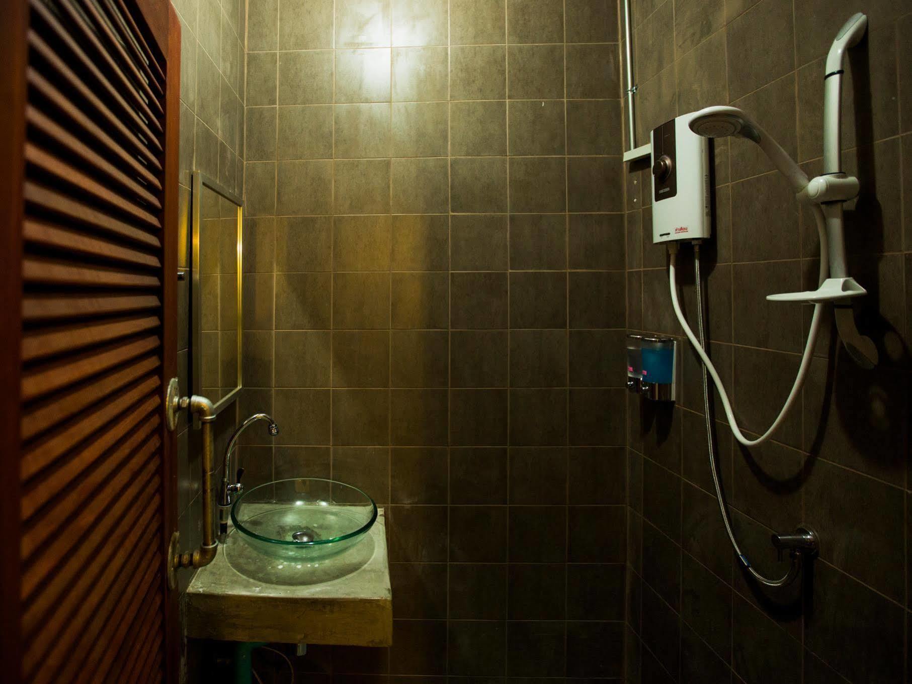 Zz Hostel Chiang Mai Exterior photo